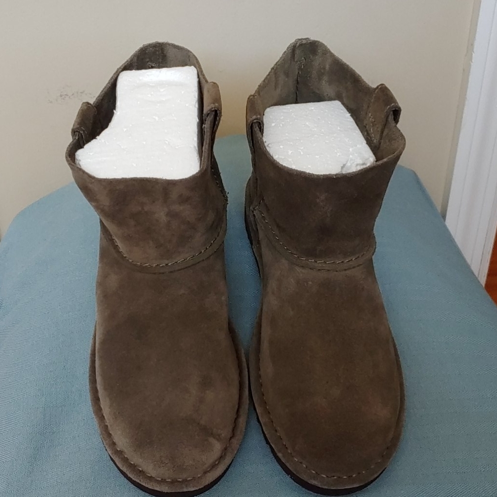 🐸  NWOT UGG Boot - Picture 8 of 11